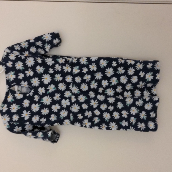 Old Navy Daisy Dress - Picture 4 of 4